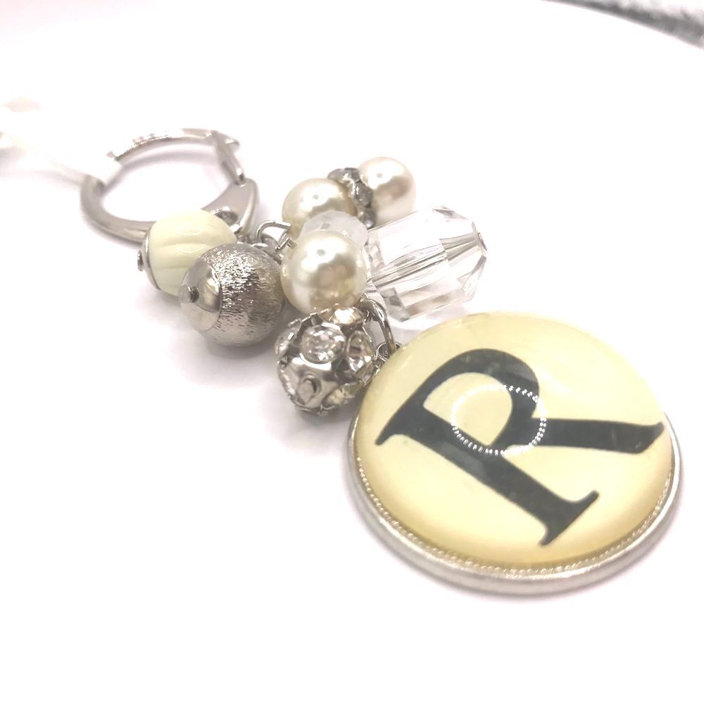 Silver Chic Initial R Keychain Car Accessory - Picture 3 of 6